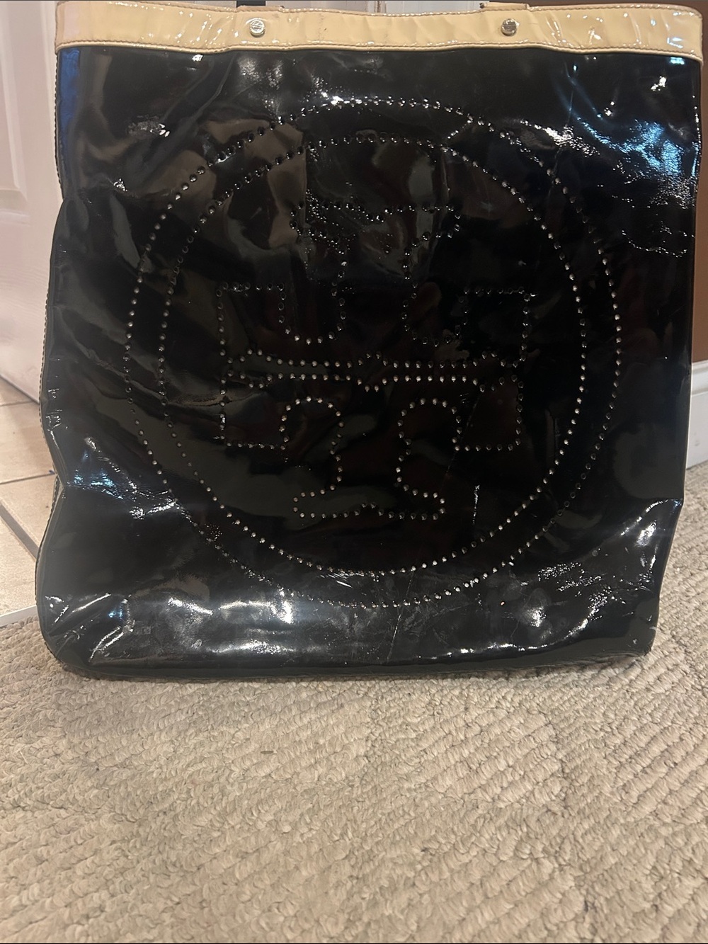 Tory Burch Black Patent Tote with White Trim - Picture 2 of 10